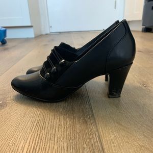 Slip on chunky heel.